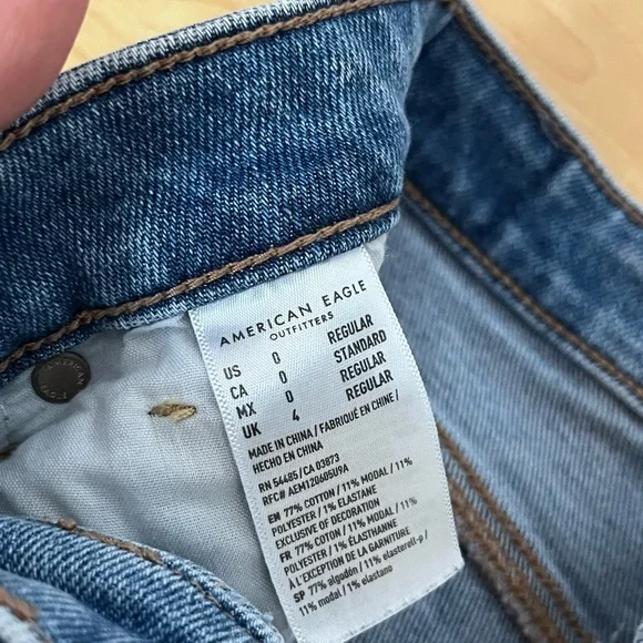 American Eagle Ripped Jeans - Picture 3 of 6